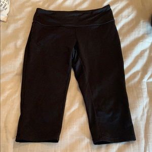 Syzella size medium black capris